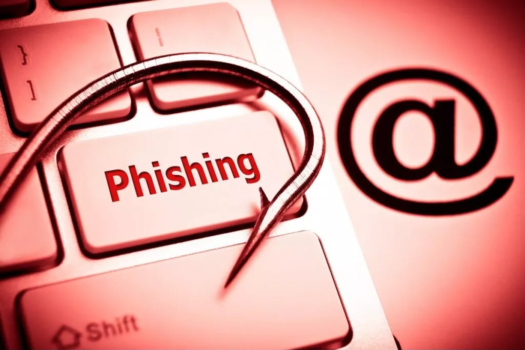 Phishing e furto d'identità, mail falsamente attribuite al direttore di Rec News. Come tutelarsi e segnalarcene la ricezione | RN dir Zaira Bartucca